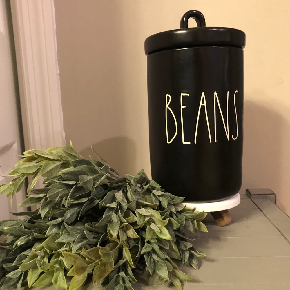 🍋 new Rae Dunn black “Beans” canister